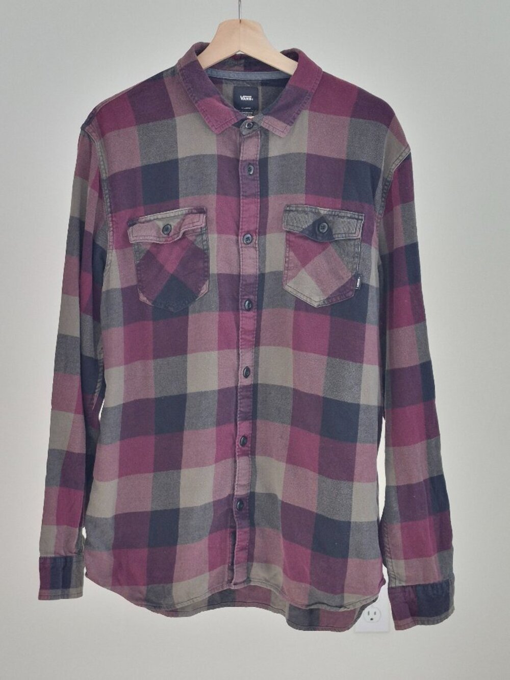 Vans Men’s XL Burgundy Green Plaid Flannel Shirt Tailored Fit 100% Cotton